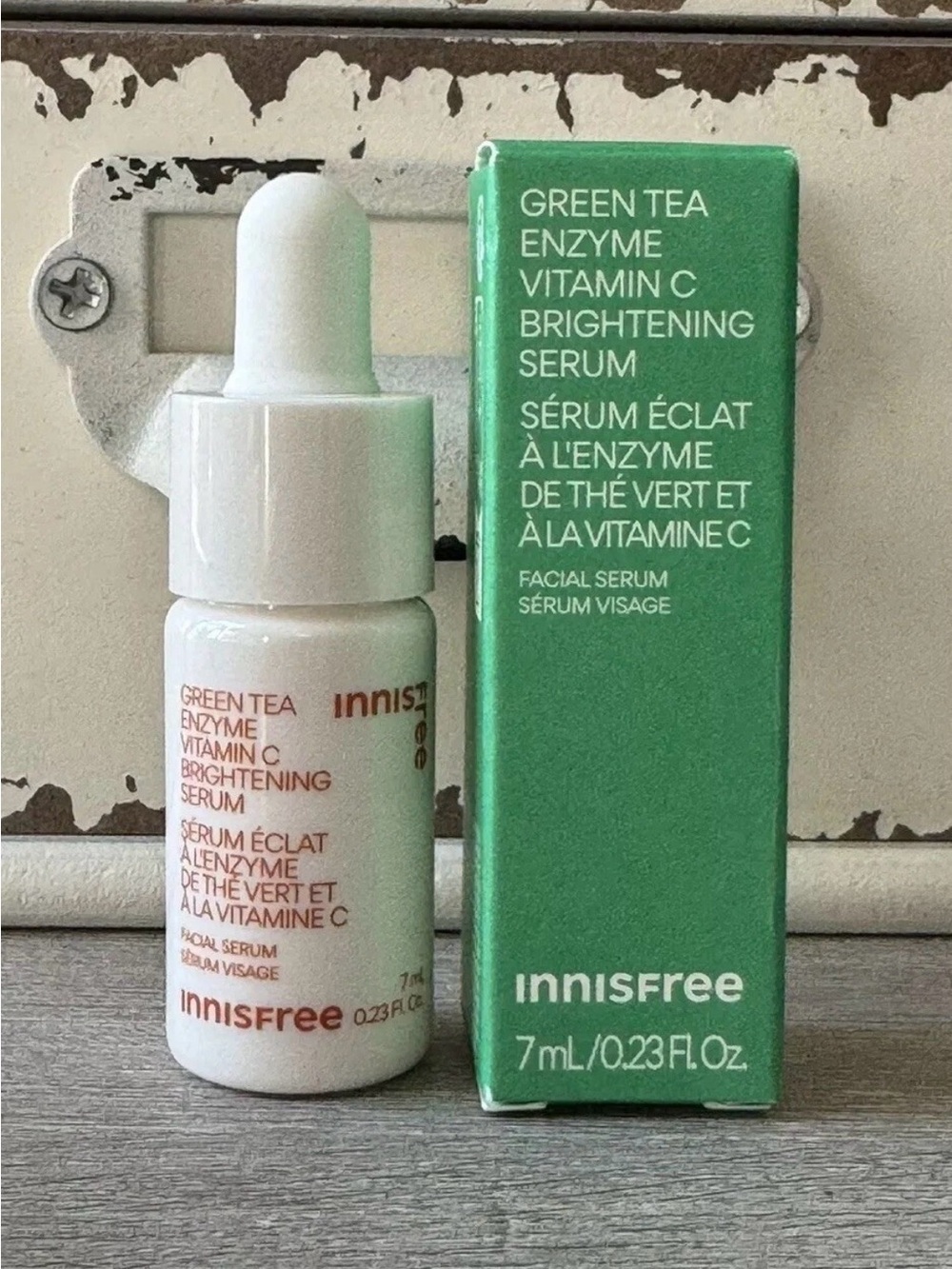 Innisfree Green Tea Enzyme Vitamin C Brightening Serum ~ travel size .23 oz/7ml
